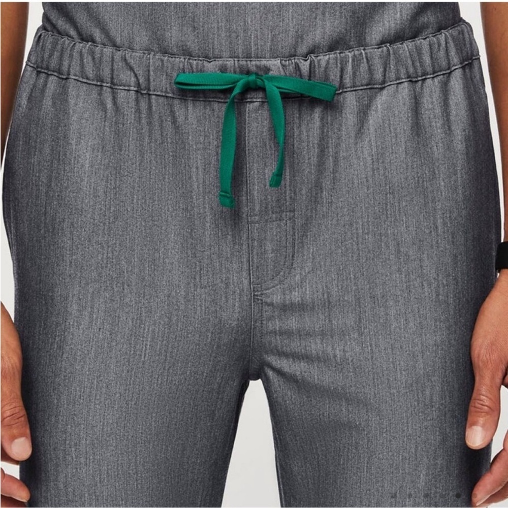 EUC Figs Pisco Scrub Pants in Gray size M - Picture 3 of 12